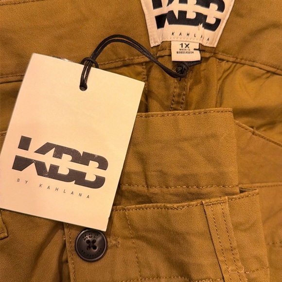 KBB by Kahlana Women’s Mid Rise Straight Leg “The Cargo Jogger” - Picture 5 of 5